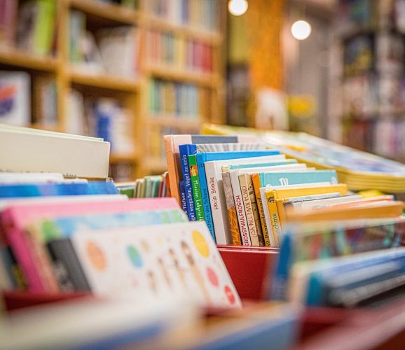 books-5211309_1280